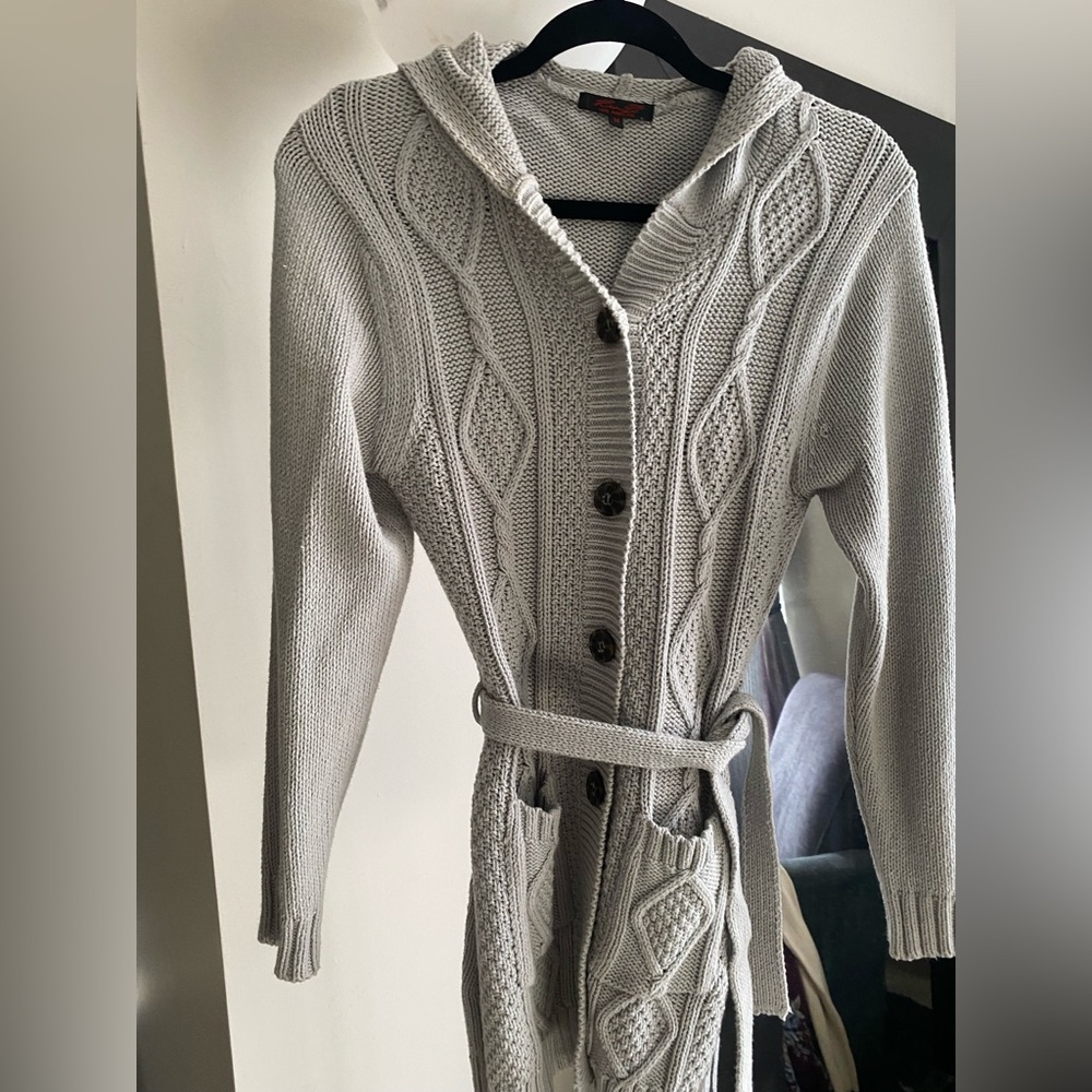 Light gray sweater - Picture 3 of 3